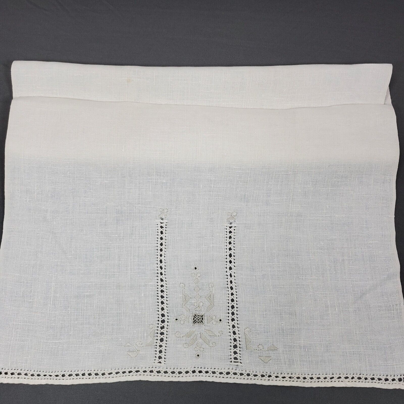 Vintage Linen Tea Towel Embroidery & Cutouts 15x21 Inch Beige