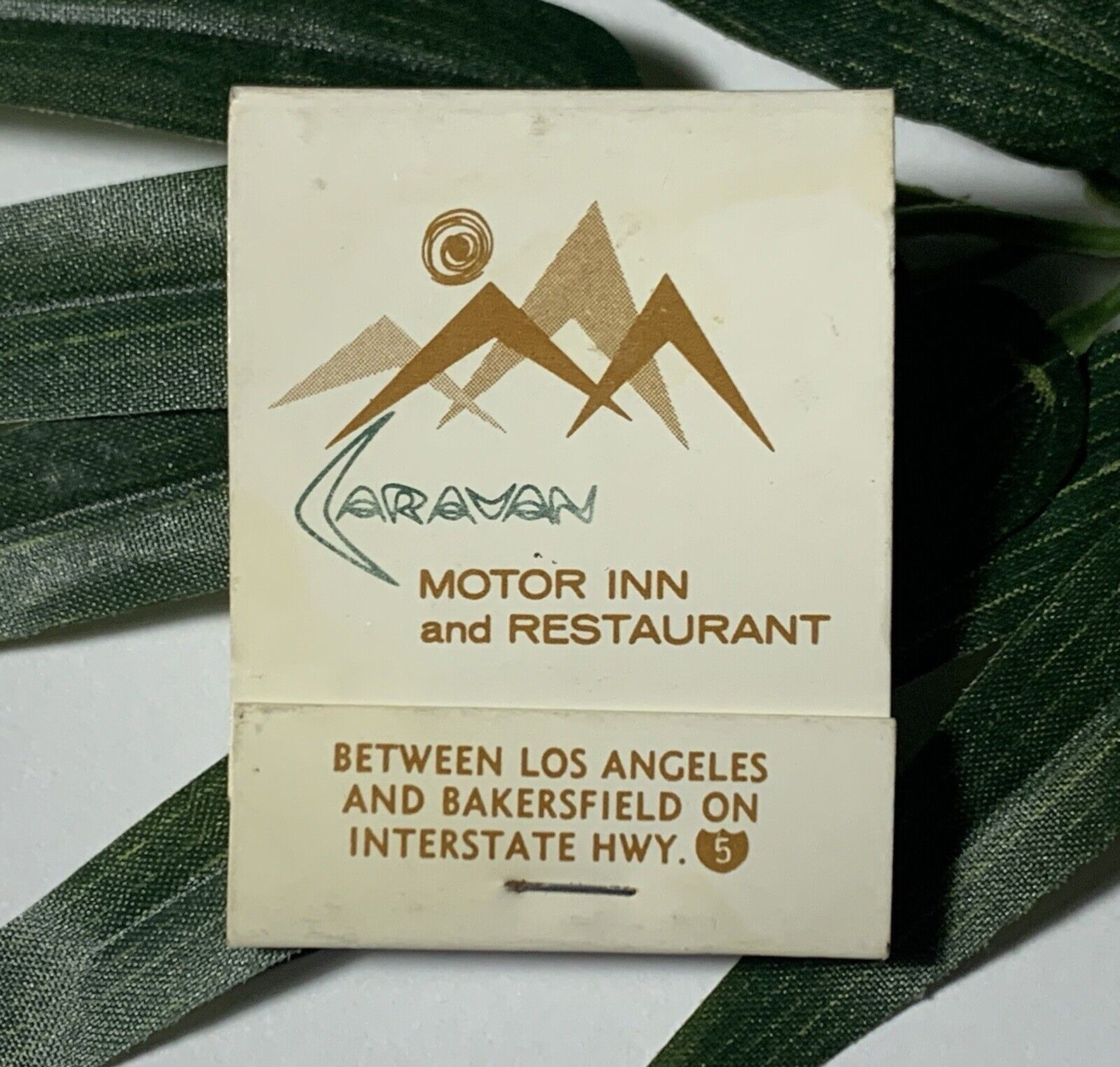 Caravan Motor Inn Gorman Californa Restaurant Coffee Shop Vintage Matchbook ~