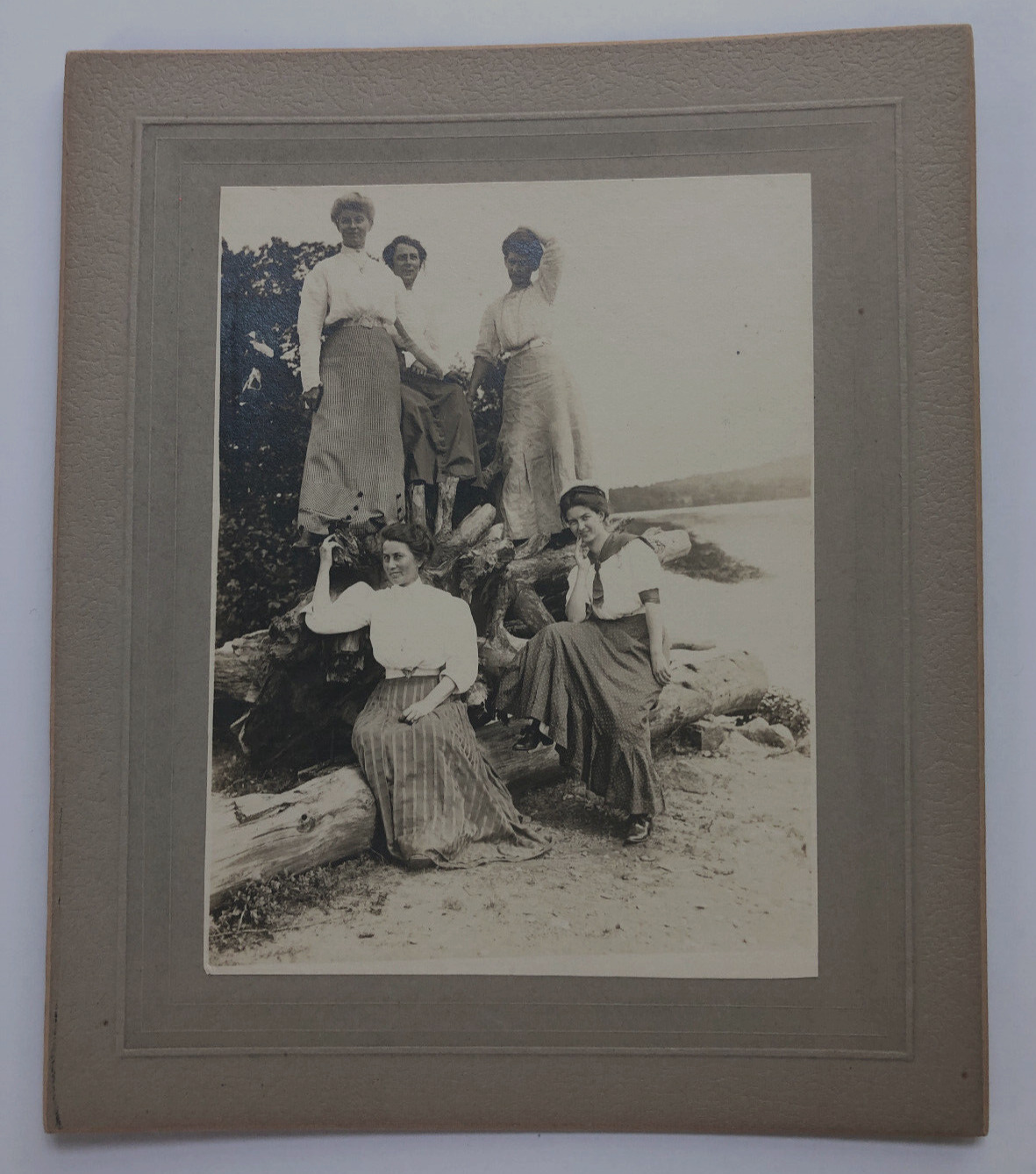1920\'s Edwardian Antique Photograph Framed ..5 Woman ..Family..Conn.?