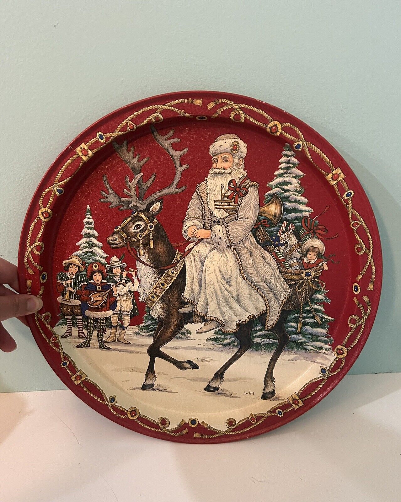 Vintage 1994 Potpourri Press Old World Santa Reindeer Carolers Tin Platter
