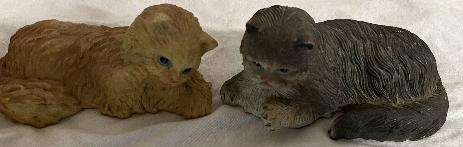 vintage pair of cats figurines