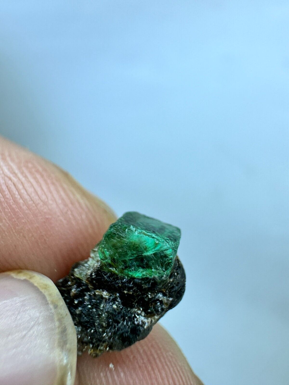 3 CT Wow Best Quality Crystal Emerald On Matrix @pakistan.