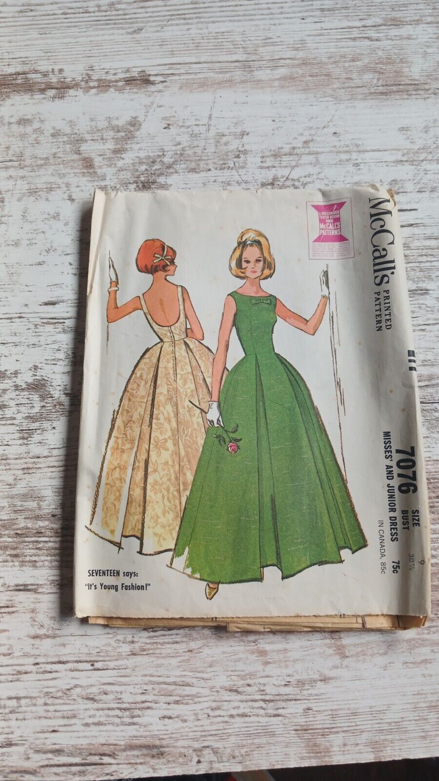 Mcalls Vintage 1960\'s Misses and Juniors Dress Sewing Pattern 7076