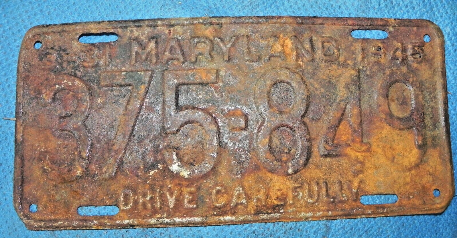 VINTAGE - 1945 Maryland License Plate #375-849 - SOLID BUT RUSTY \