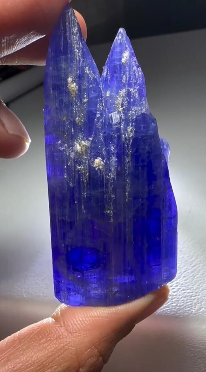 Rare 420ct Blue Tanzanite Crystal Raw - 6.5cm Double Terminated, Museum-Grade