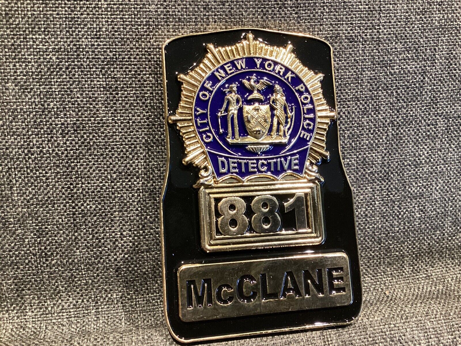 Very Rare Die Hard Movie  Detective McClane NYPD 35th Anniversary Police Coin