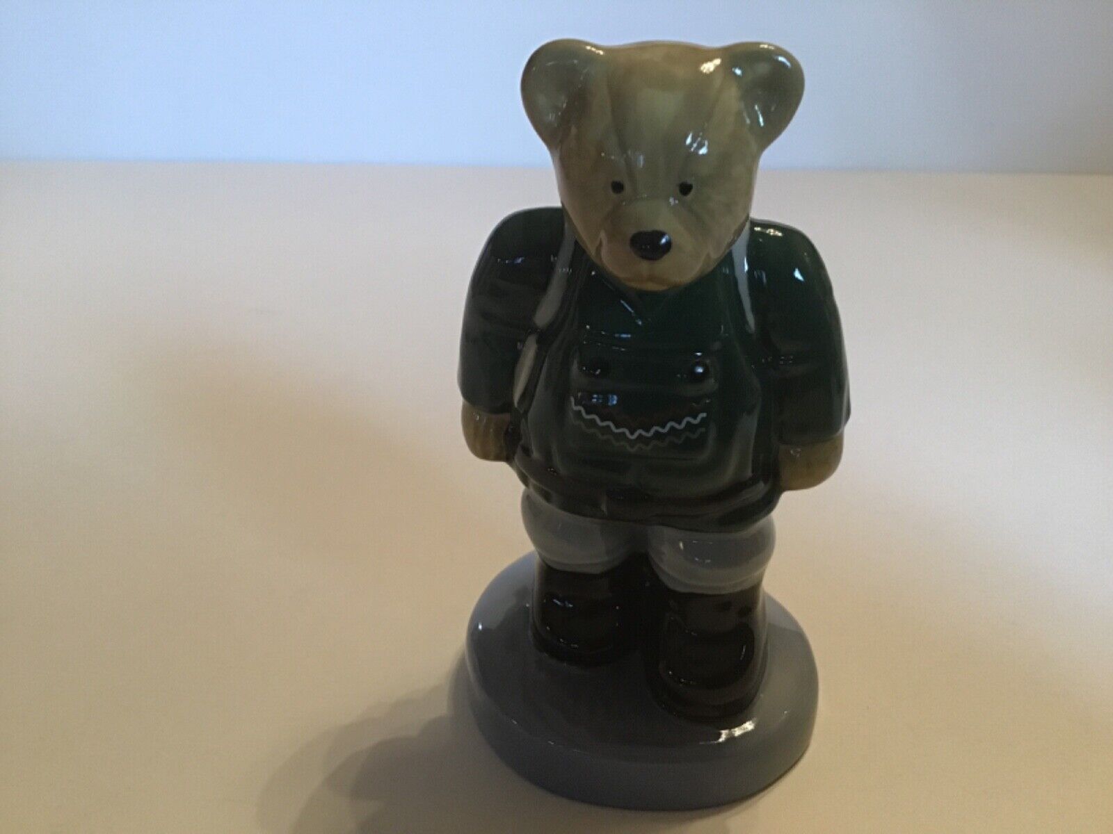WADE CAMPING BEAR COLLECTORS CLUB 1998 piece 4 3/4 inches tall