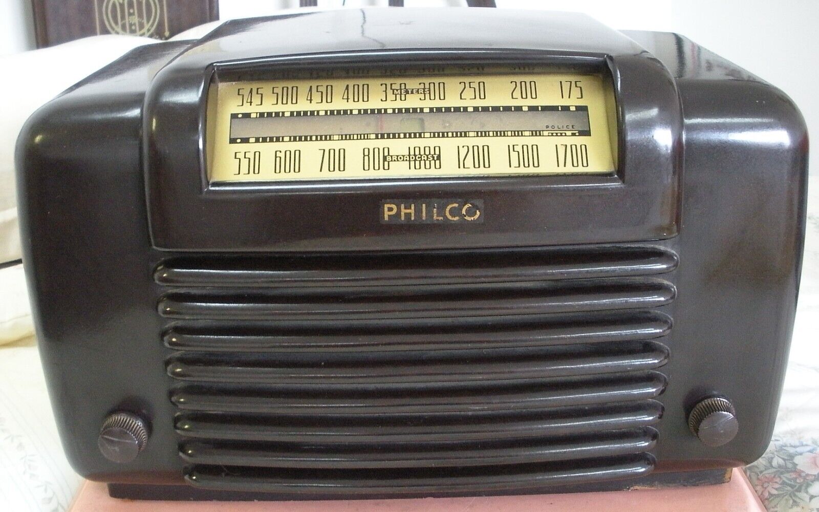 Philco 46-131 Tube Radio. Not Working. Nice Case. As-is For Parts or Repair