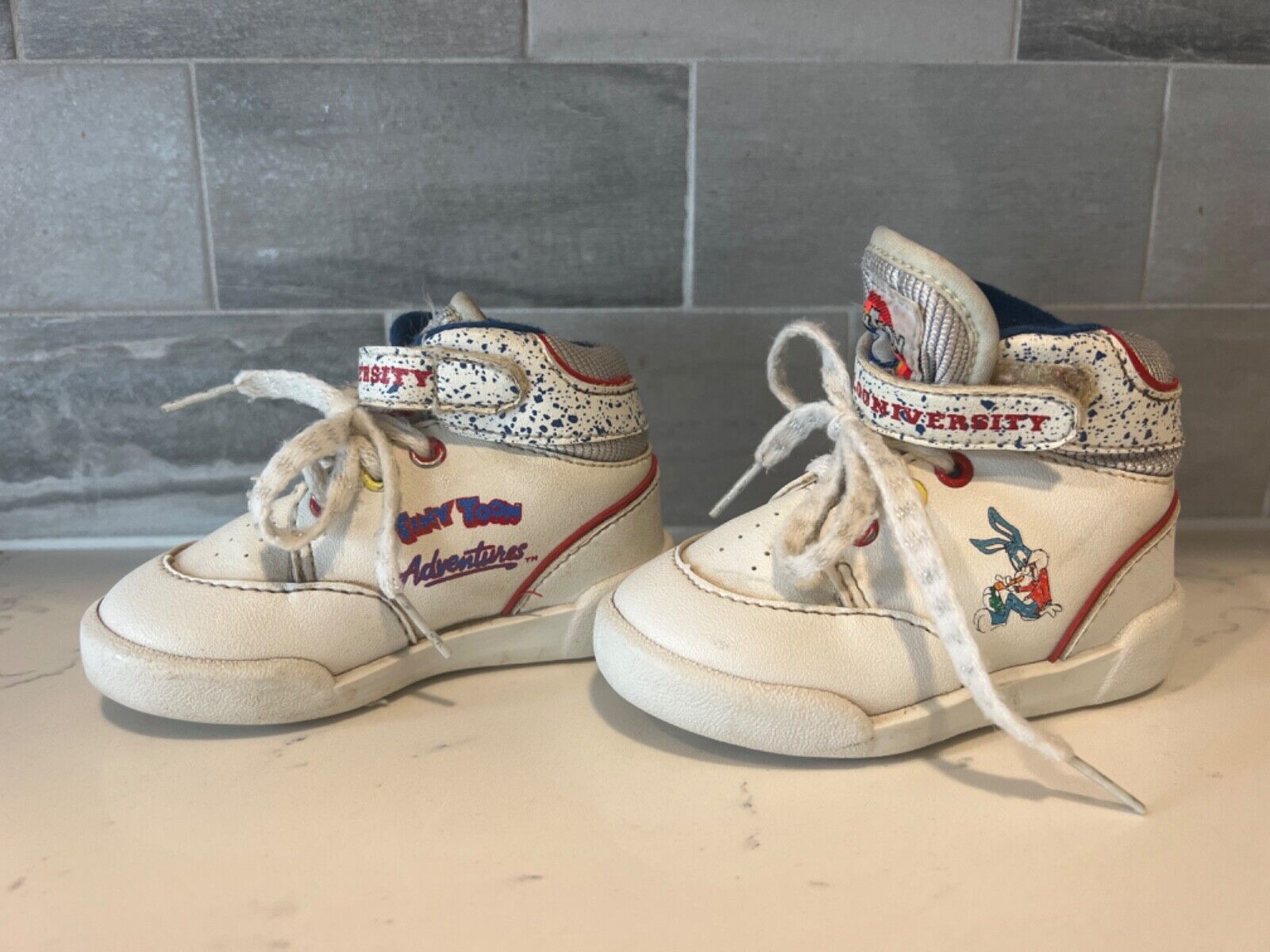 Vintage 1990 size 5 Tiny Toons Adventure toddler  High Top Shoes