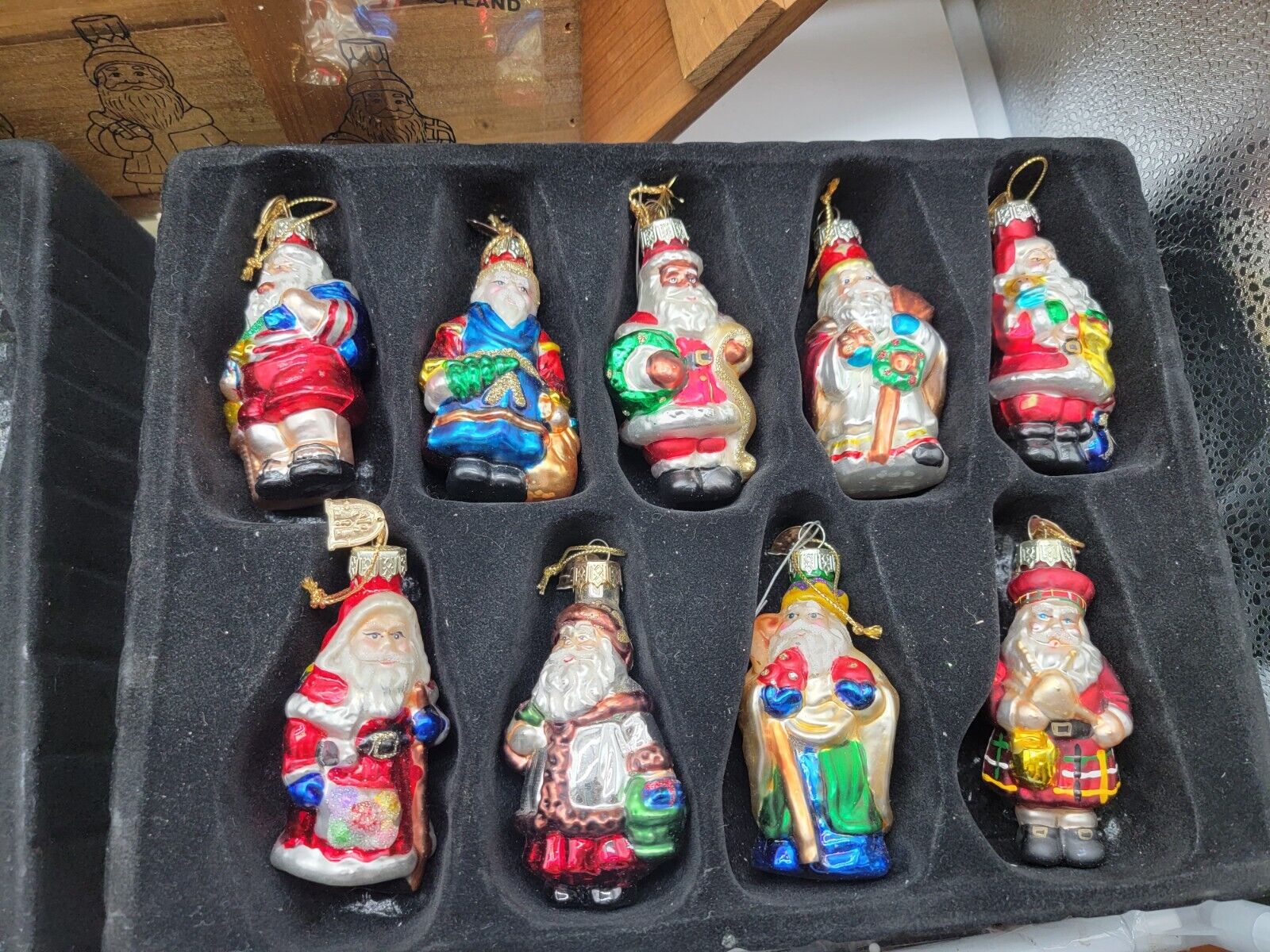 Thomas Pacconi Classics 2002 Christmas Ornaments in Wood Case