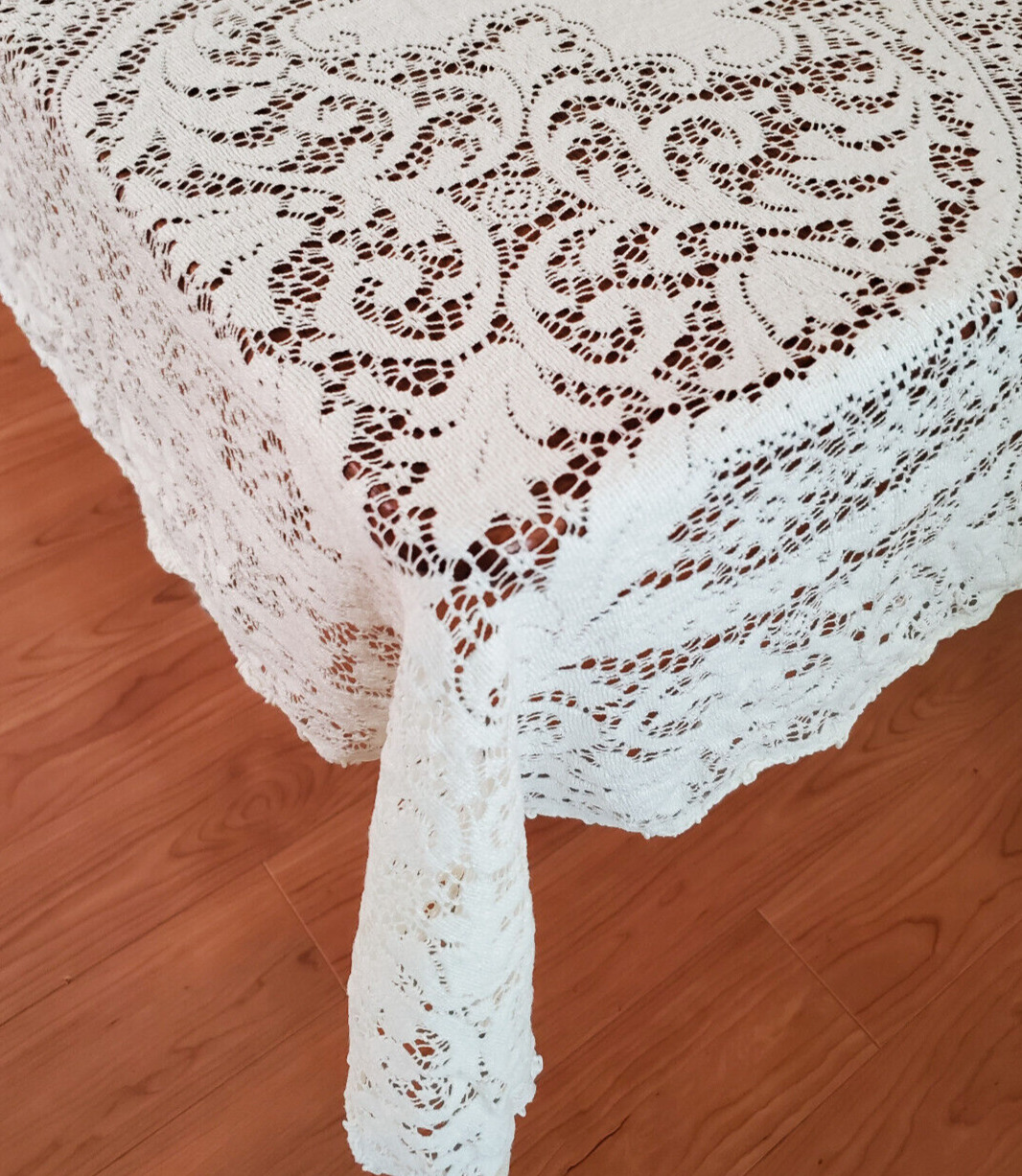 Vintage Lace Tablecloth White 75\