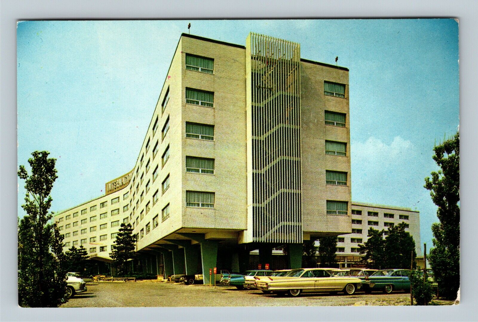 Jamaica NY, International Hotel, Airport, New York c1967 Vintage Postcard