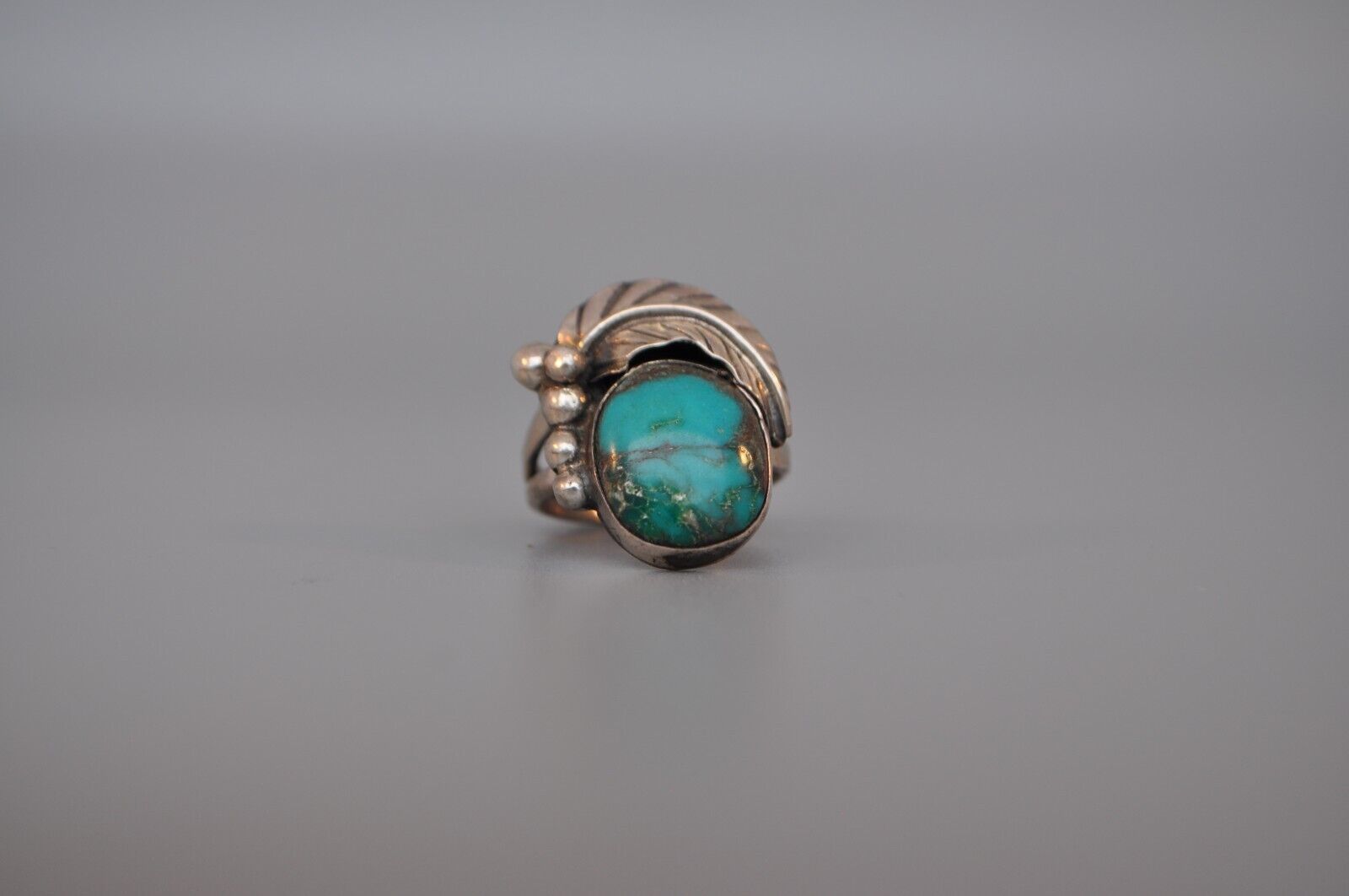 Old Pawn Navajo Sterling Silver Ring - Turquoise  Size 7 1/4