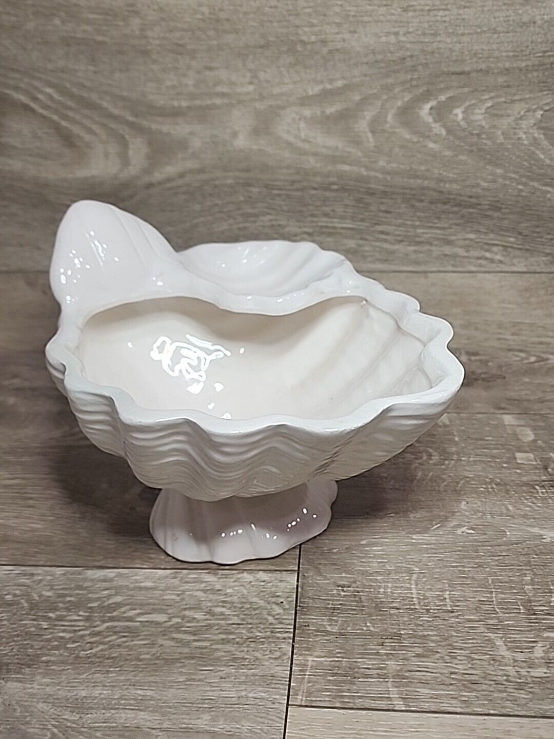 Ceramic Gloss White Seashell Bowl with a side small seashell shelf on Pedestal