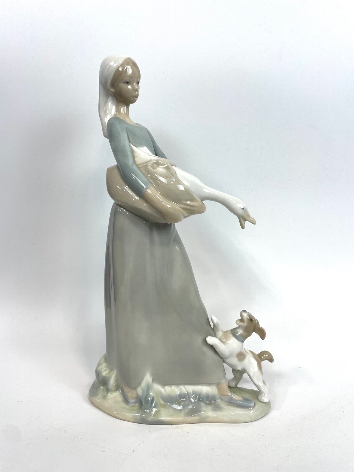 VINTAGE Lladro Porcelain Figurine Girl with Duck and Dog #4866 Spain Retired