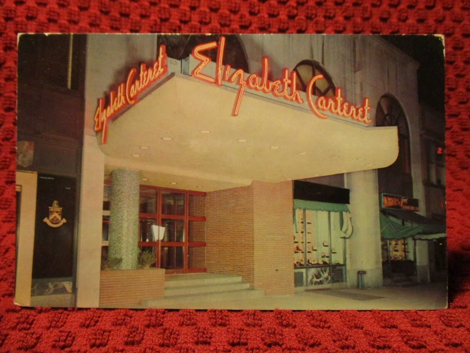 1960\'S CHROME. ELIZABETH CARTERET HOTEL. ELIZABETH, NJ POSTCARD. K12