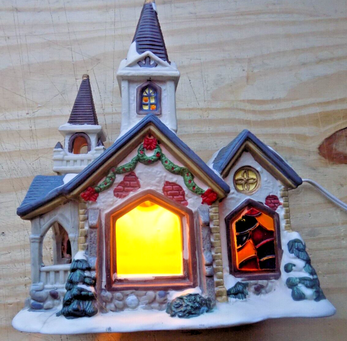 CHRISTMAS STREETS Illuminated CHURCH In Box with Bulb & Cord