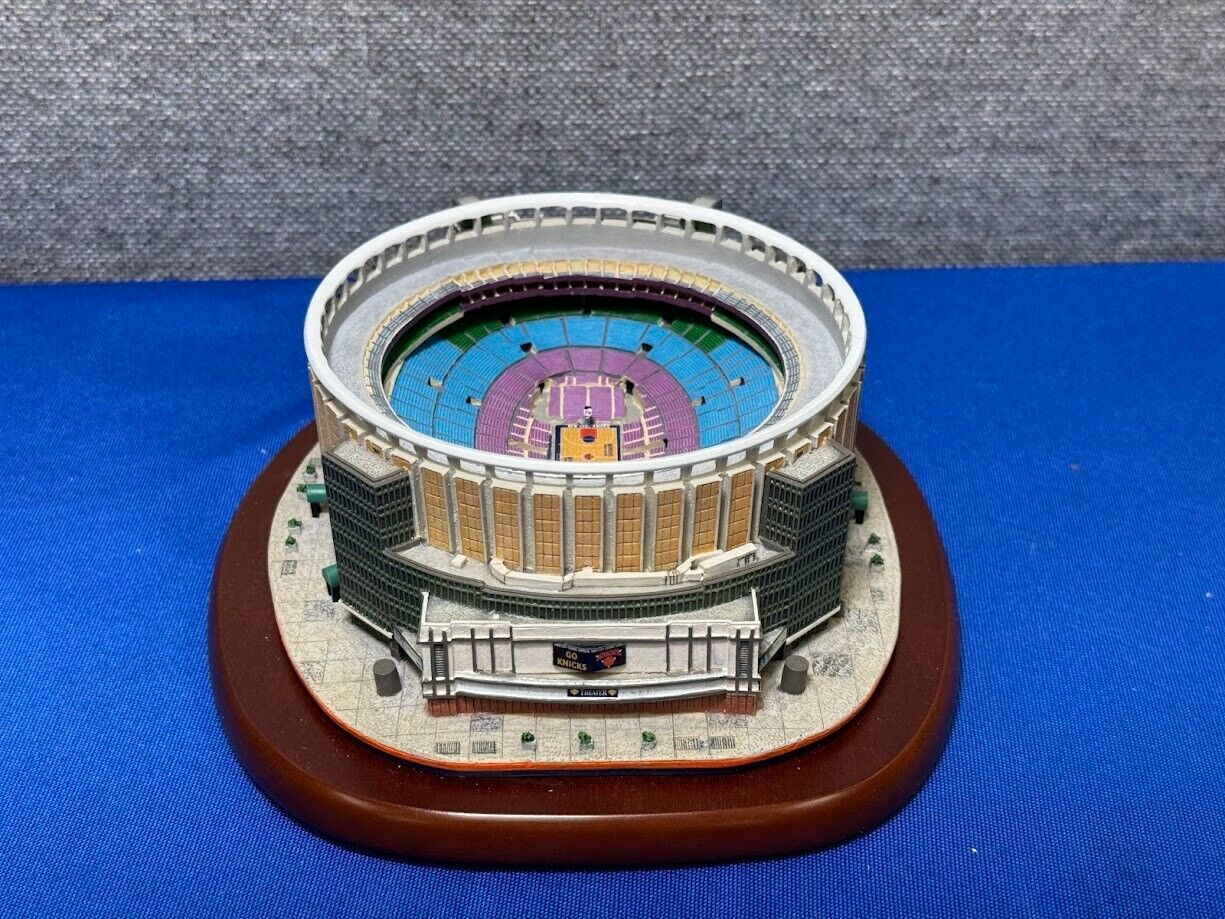 Madison Square Garden 1999 New York Knicks Arena Model - Danbury Mint