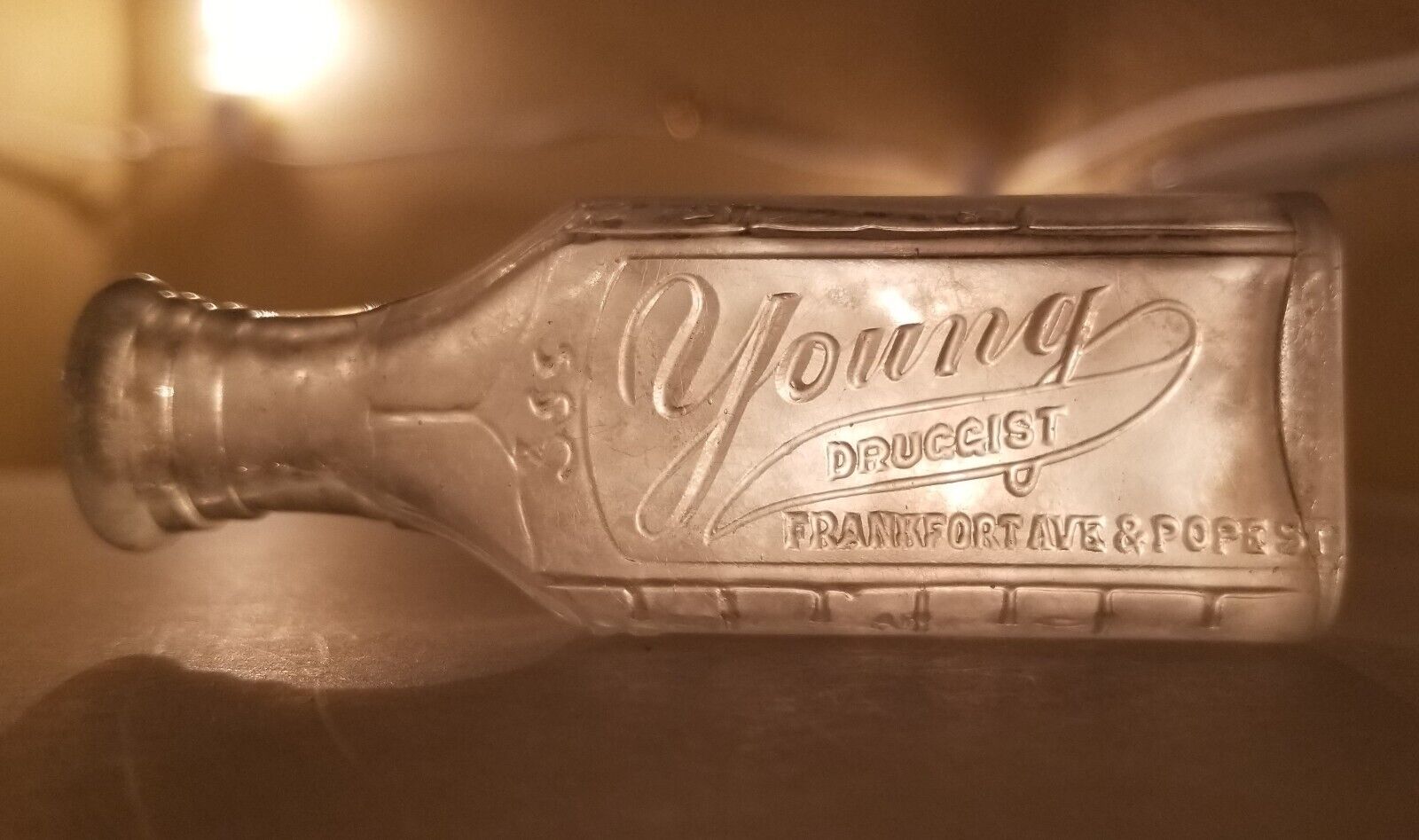 Early 1900\'s Bottle YOUNG DRUGGIST FRANKFORT AVE & POPE ST Louisville KY Clifton