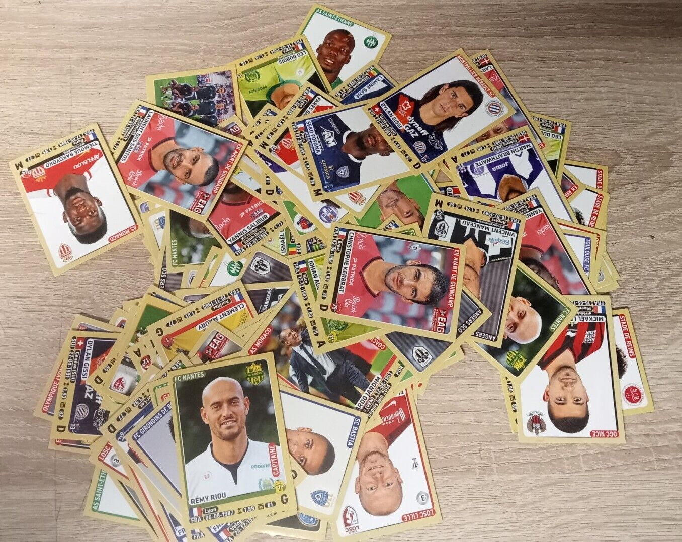 Panini Football Championship France 2015/2016 Lot of 121 Pictures Good Condition
