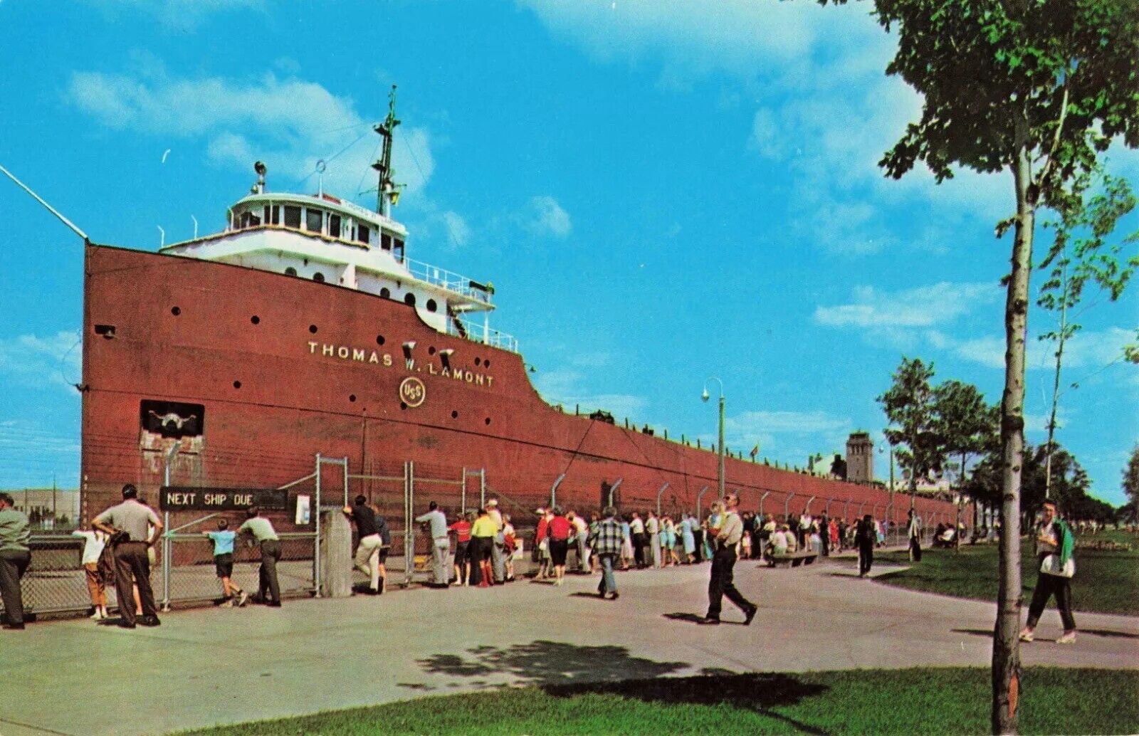 USS Thomas W Lamont Ship - Soo Locks - Sault Ste Marie Michigan MI - Postcard
