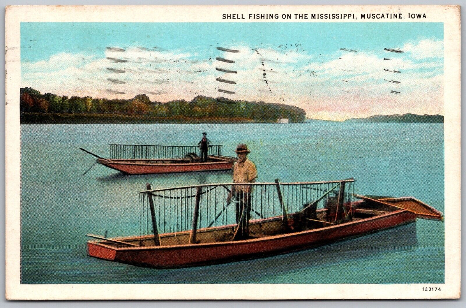 SHELL FISHING ON THE MISSISSIPPI.  MUSCATINE, IOWA  123174  1928  Postcard  16