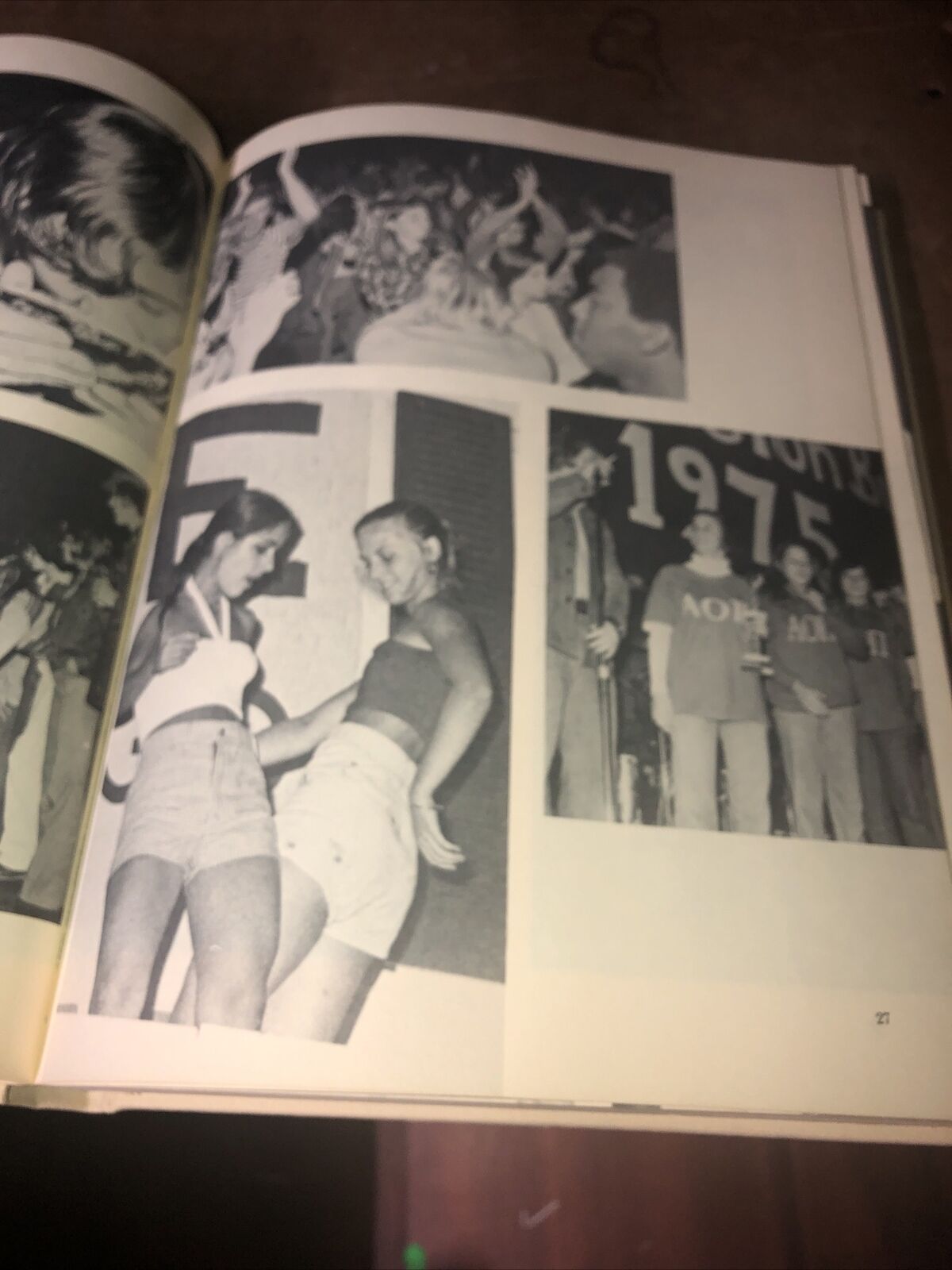 University Of Evansville 1976 LinC Yearbook Nostalgic