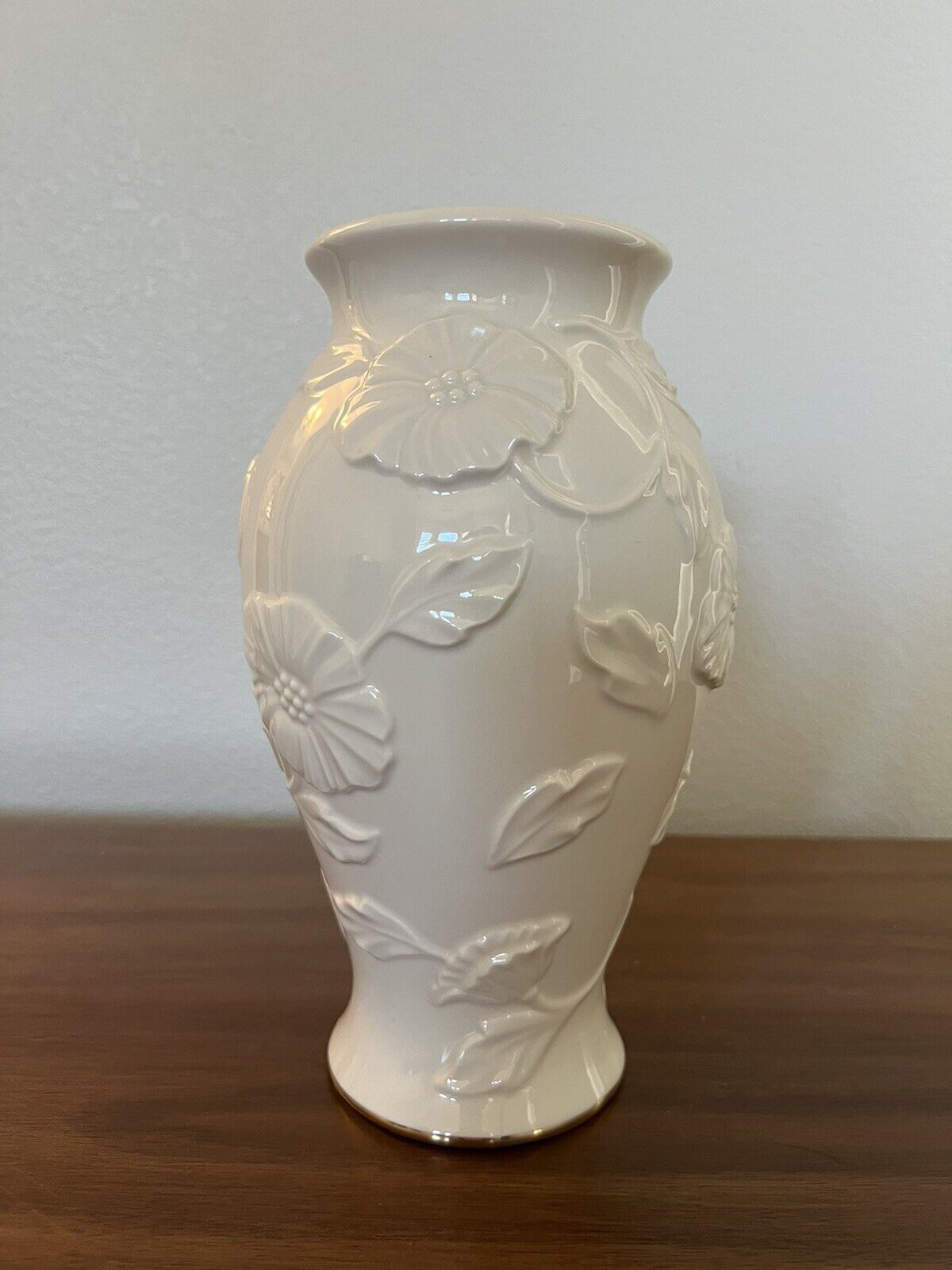 Lenox Poppy Vase Cream Color Embossed Poppies 10 Inch 24k Gold Rimmed Base