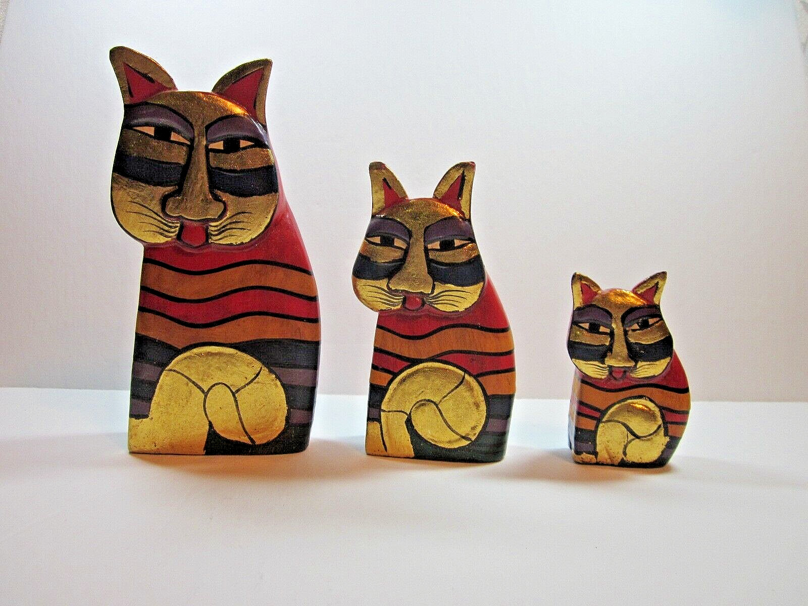 Folk Art Carved Funky Colourful Wooden Cat Hand Painted Figurines Set Of 3 VTG