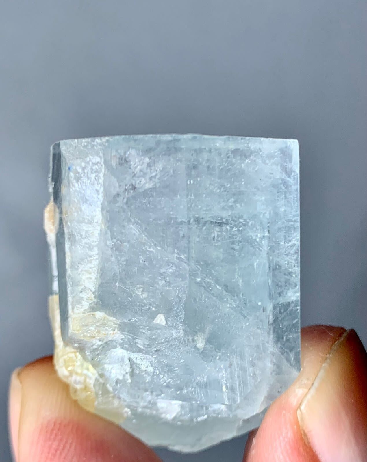 138 Cts beautiful terminated Aquamarine crystal speciman from pakistan