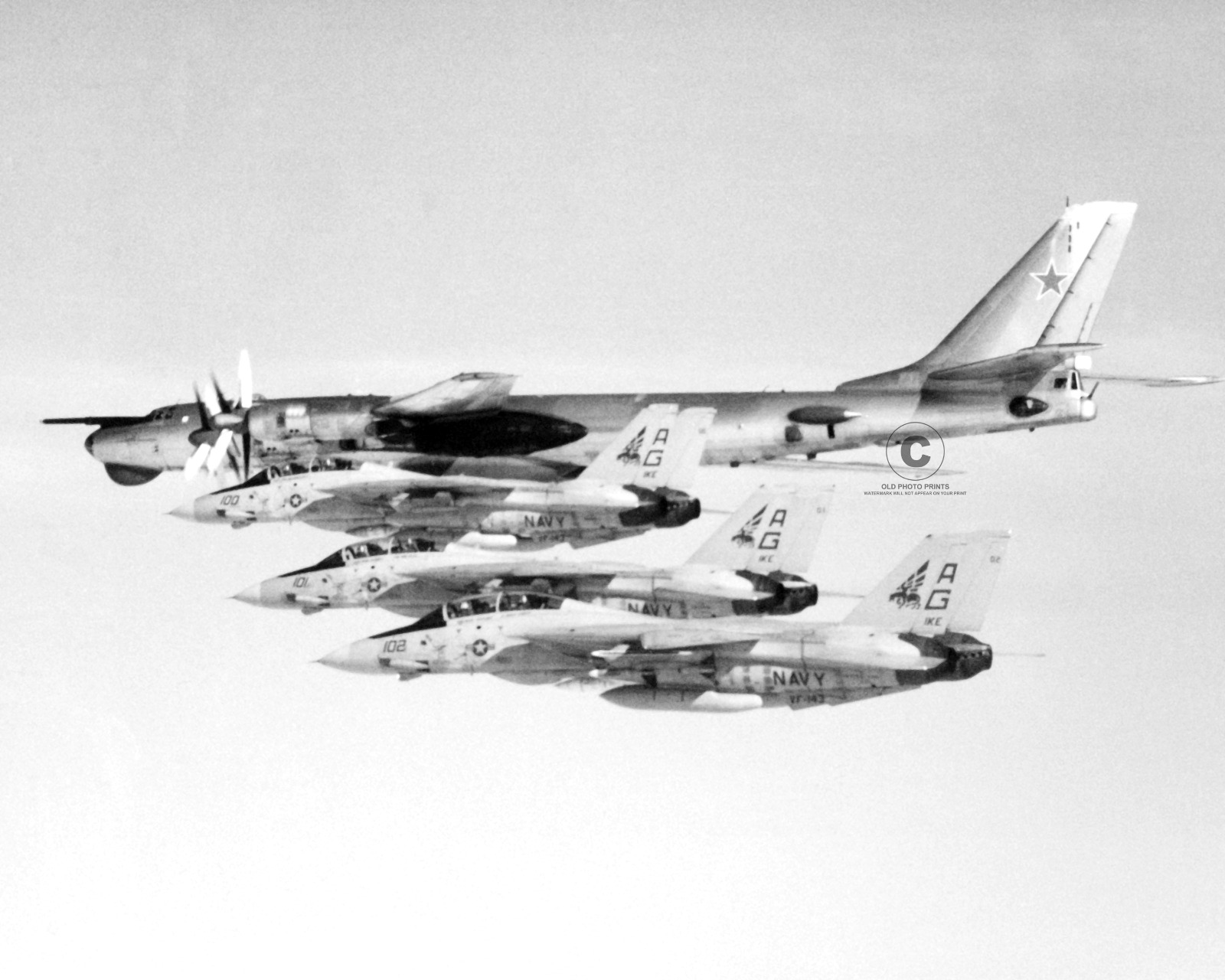 F-14 Tomcat Fighters  1982 Photo 3 Escorts Soviet Tu-95RT Bear Patrol Aircraft