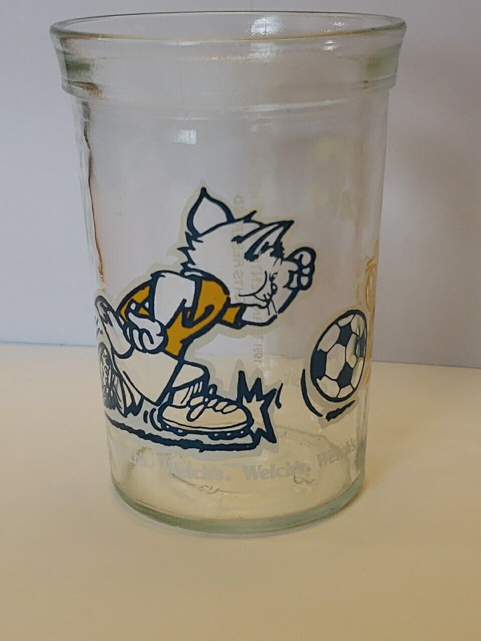 Welch's Grape Jelly Tom & Jerry, Tom Playing Soccer Drinking Glass