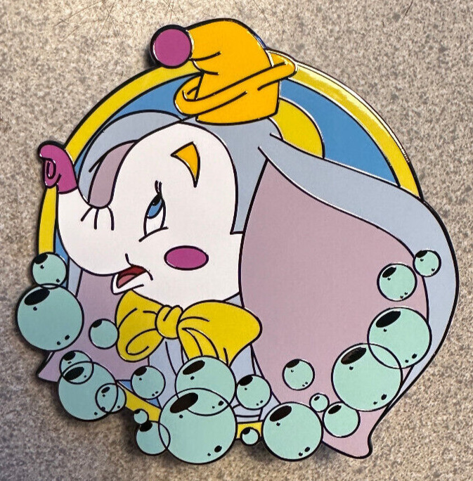 PIN DUMBO IN CIRCUS OUTFIT 3\