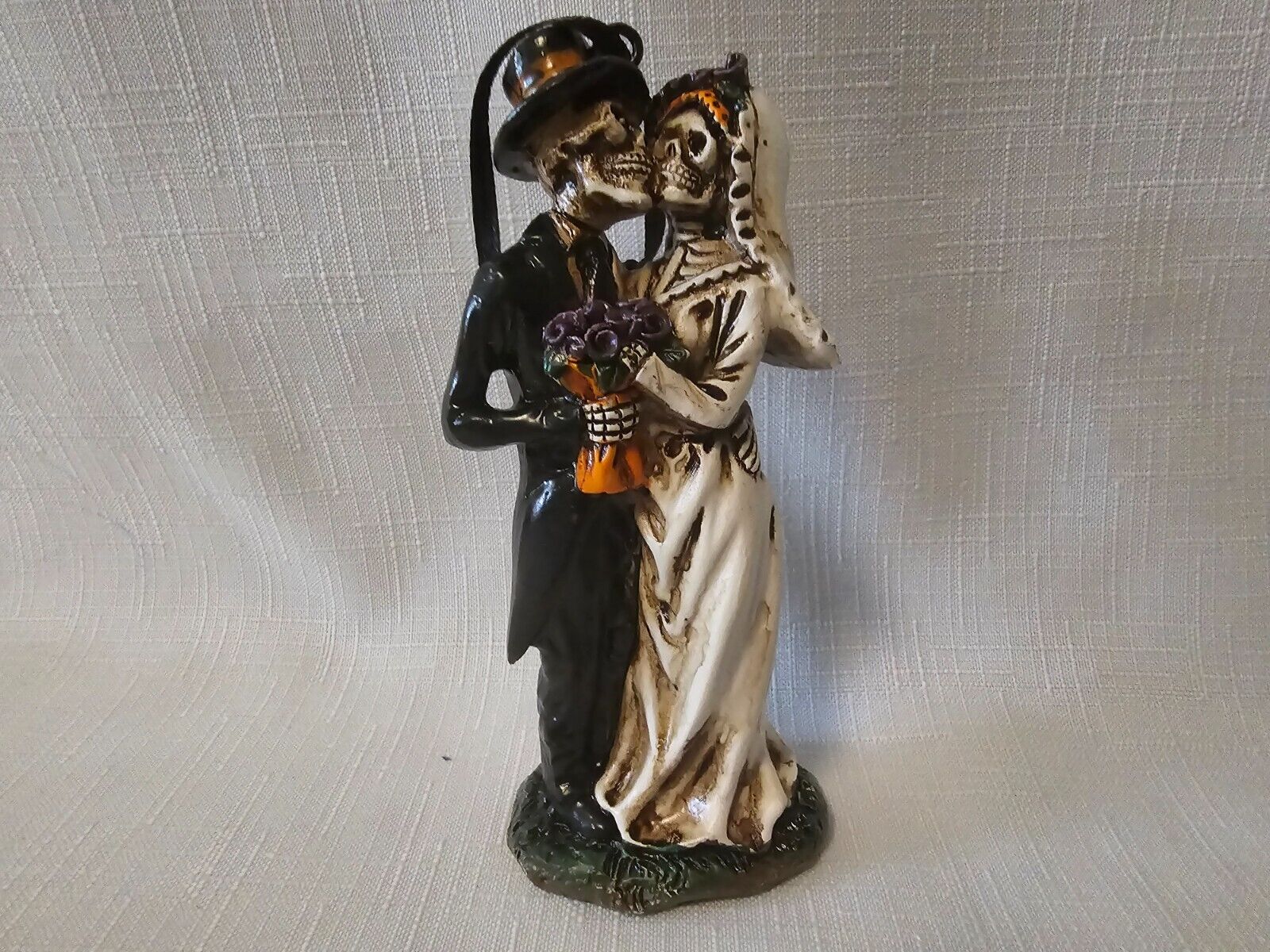 2023 Cracker Barrel Halloween Ornament Skeletons Wedding Bride & Groom