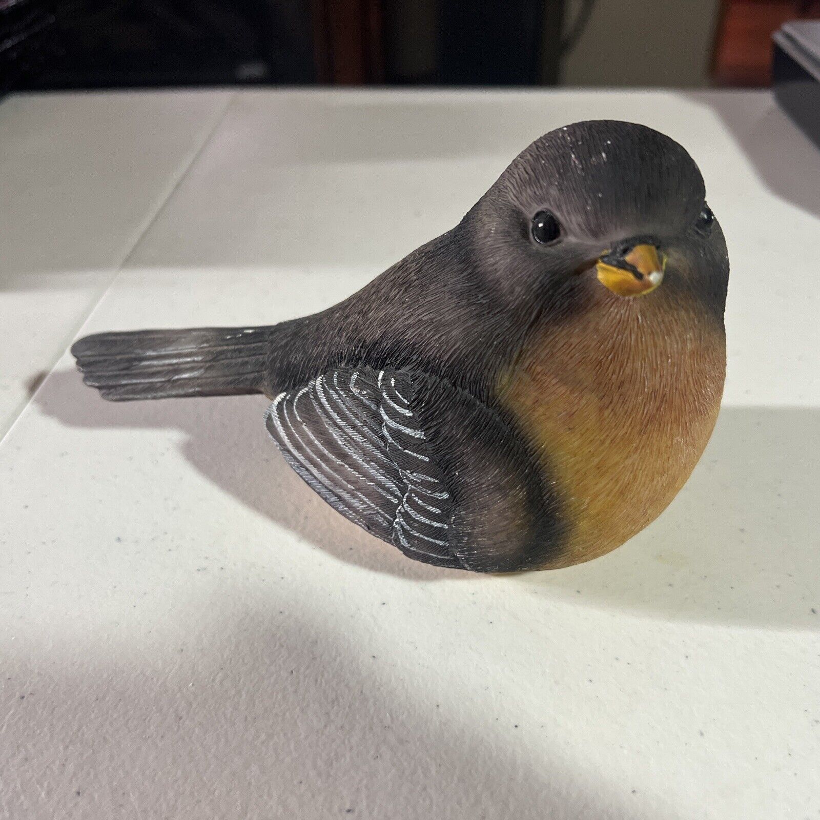 Vintage Bird Figurine Resin “ROBIN” from tii Collections D2833 Lightweight Bird