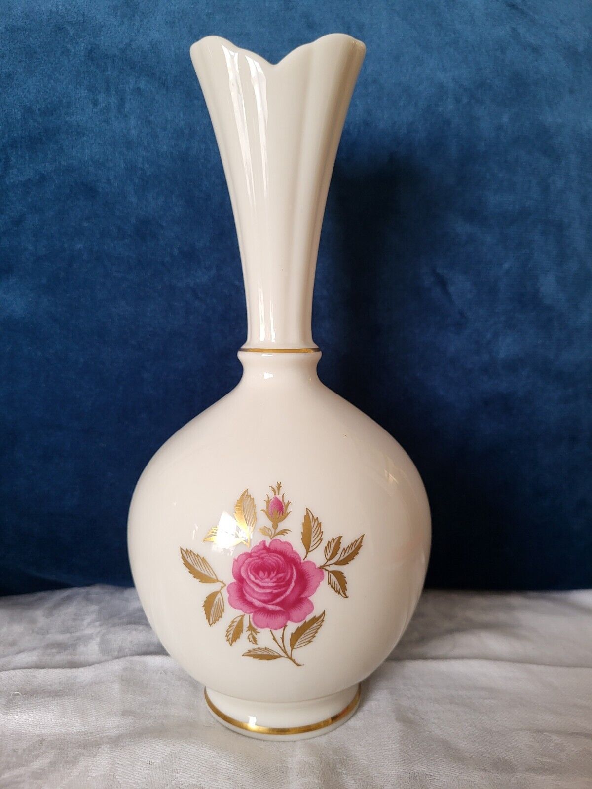 Lenox The Rose vase hand decorated 24k gold USA 8\