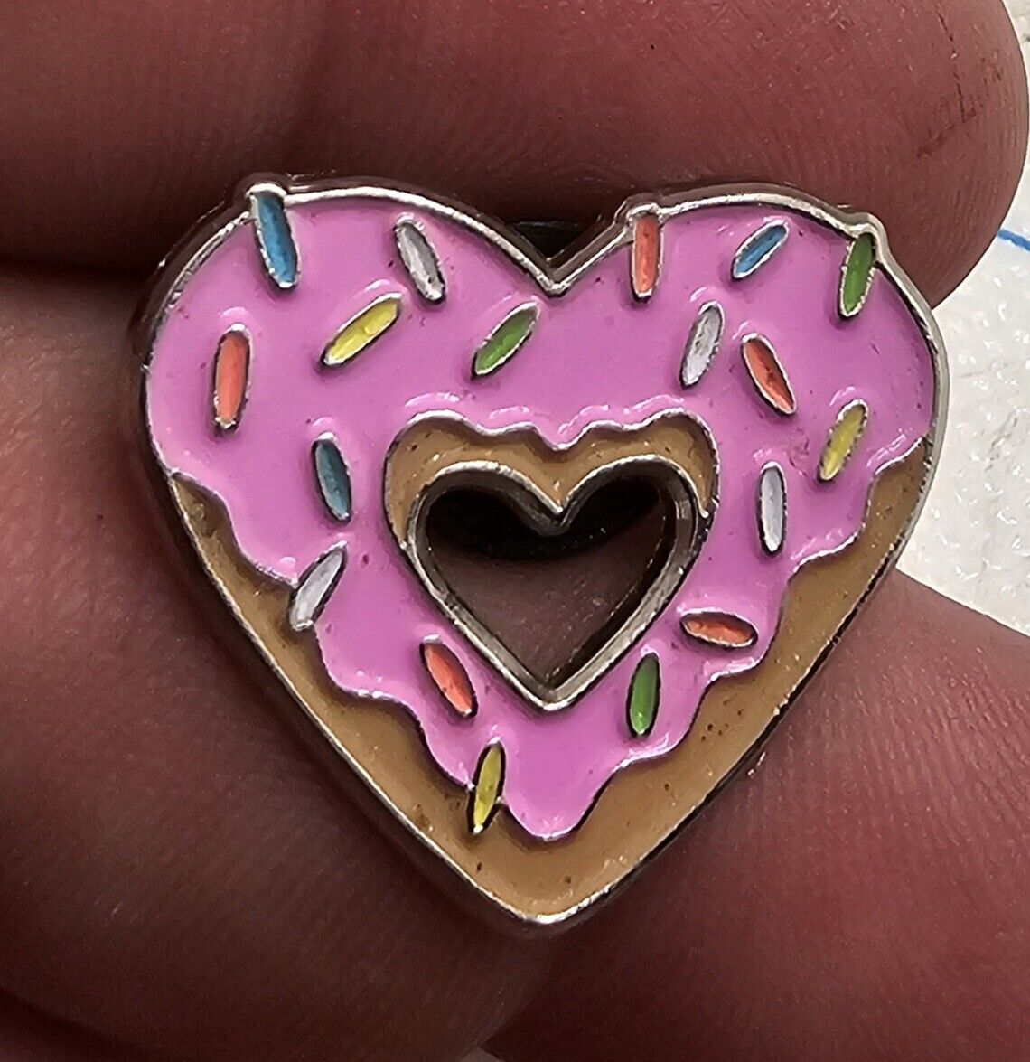 VTG Lapel Hat Pinback Vest Gold Tone Pink Heart Shaped Doughnut W Sprinkles 