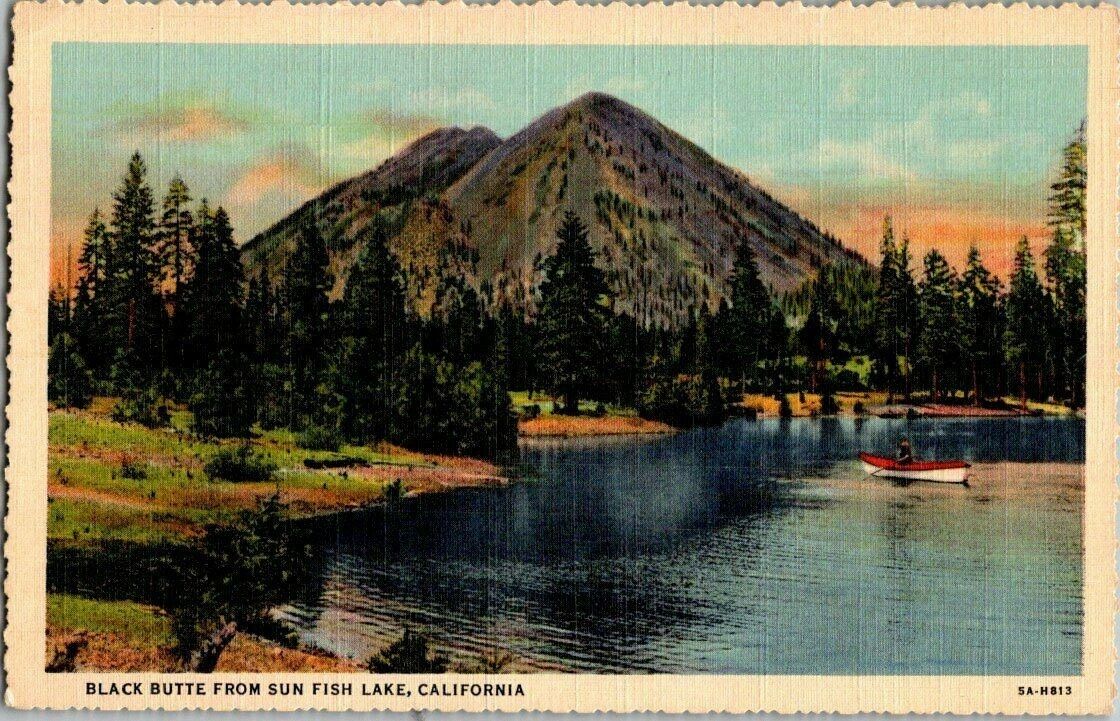 1940\'S. BLACK BUTTE FROM SUN FISH LAKE, CALIF. POSTCARD. MM20