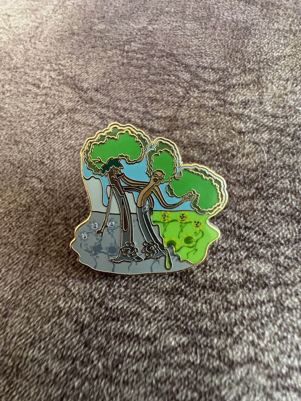 A Family Pin Gathering 2004 Flowers and Trees Alex Maher LE 200 Disney Pin