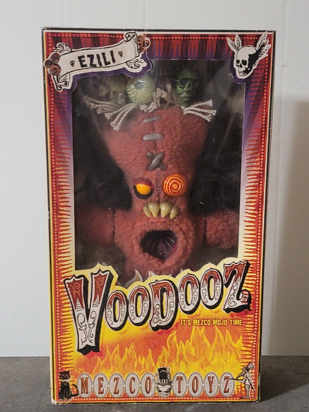 2006 Mezco Toyz Voodooz EZILI Plush Doll w/Mojo Bones