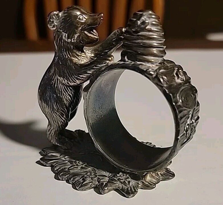 Reed & Barton 1824 Napkin Ring Honey Bear Silver plated 