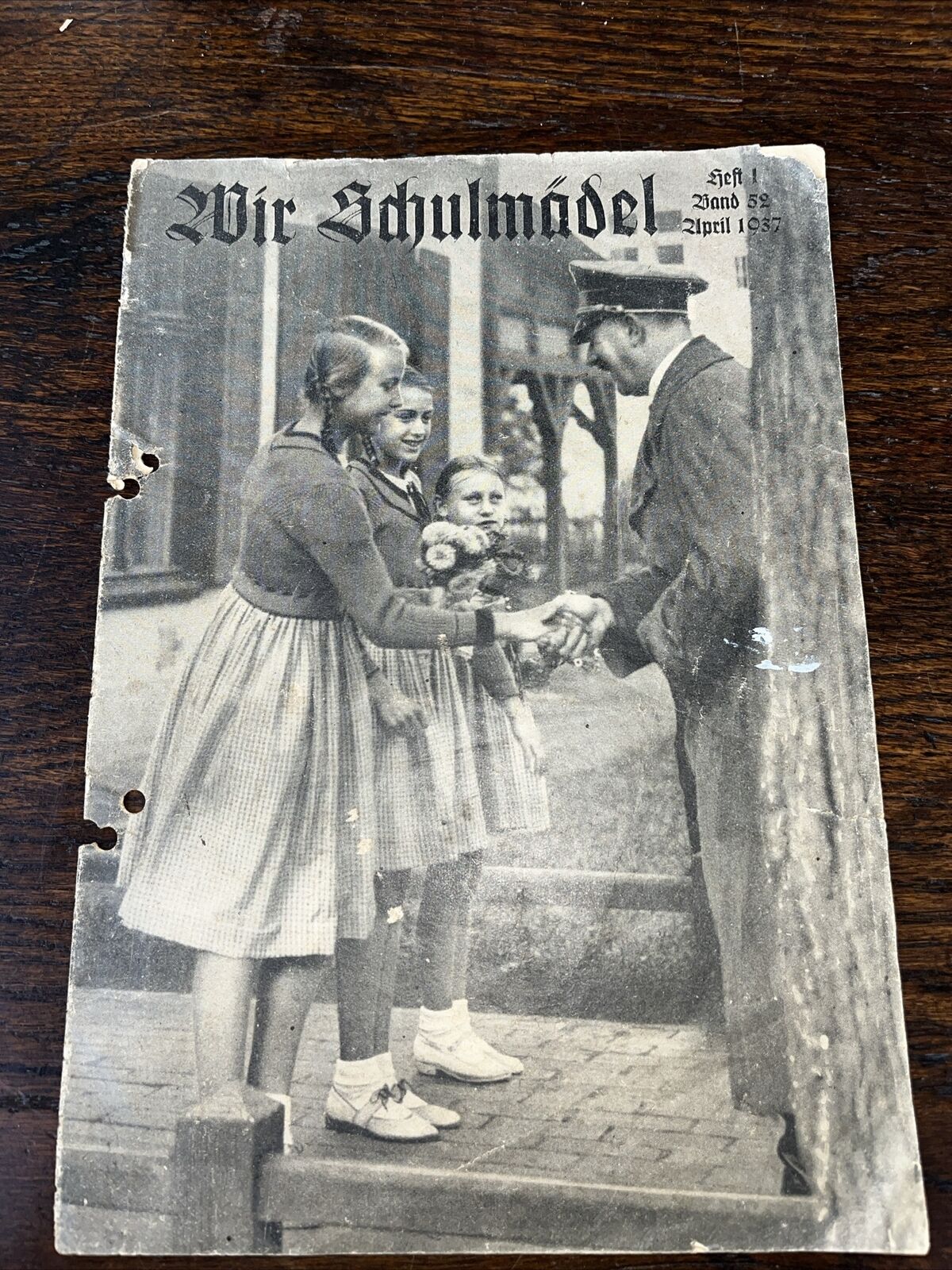 1937 German magazine Adolf Hitler on cover with children Fd42