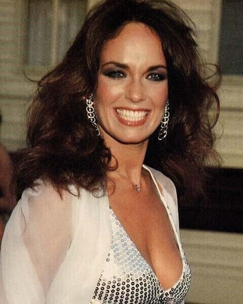 Catherine Bach with dazzling smile in low cut dress 1980\'s era 4x6 inch photo