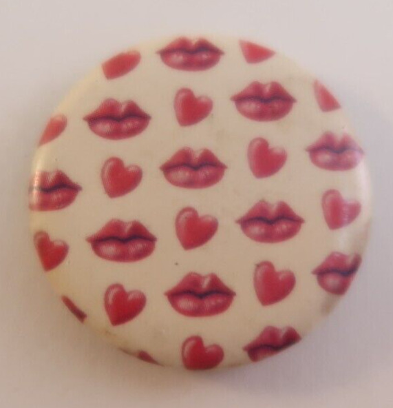 Cute Kissing Lips and Hearts Lisa Frank Art Design Button Badge Pinback Pin 1\