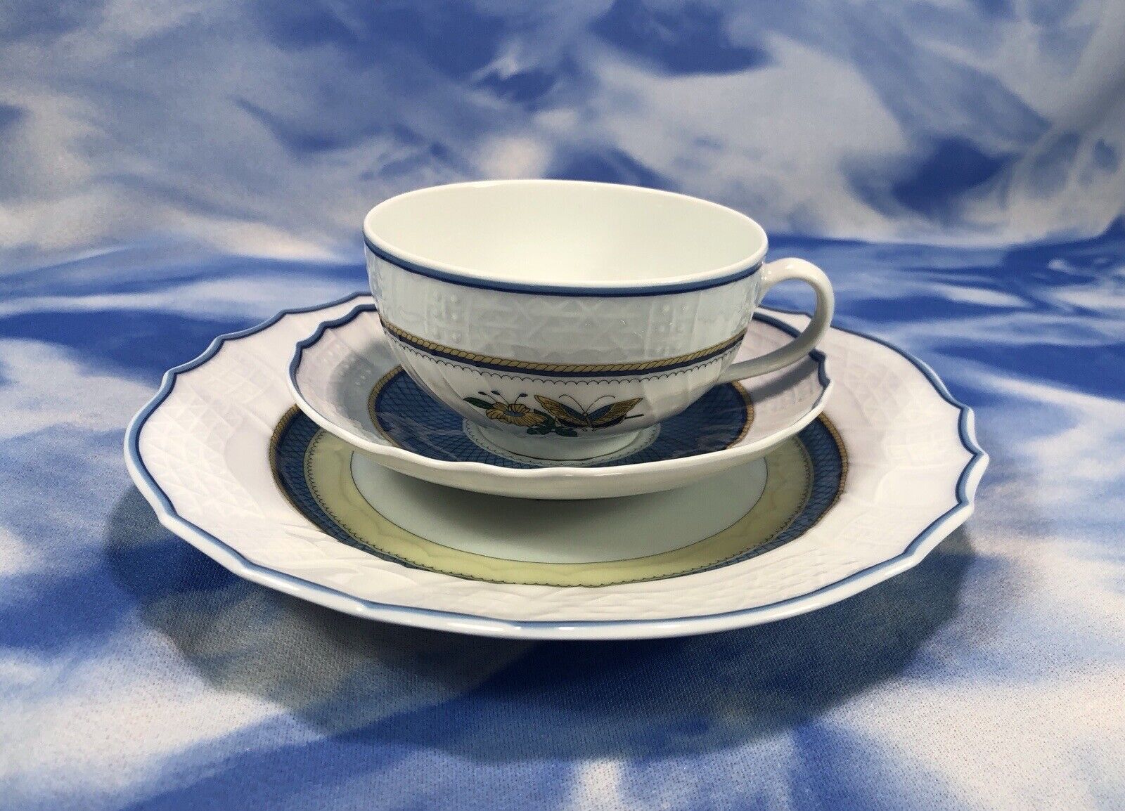 Hutschenreuther Elysee Bleu Azur 3pc Butterfly Teacup, Saucer & Lunch Plate EUC
