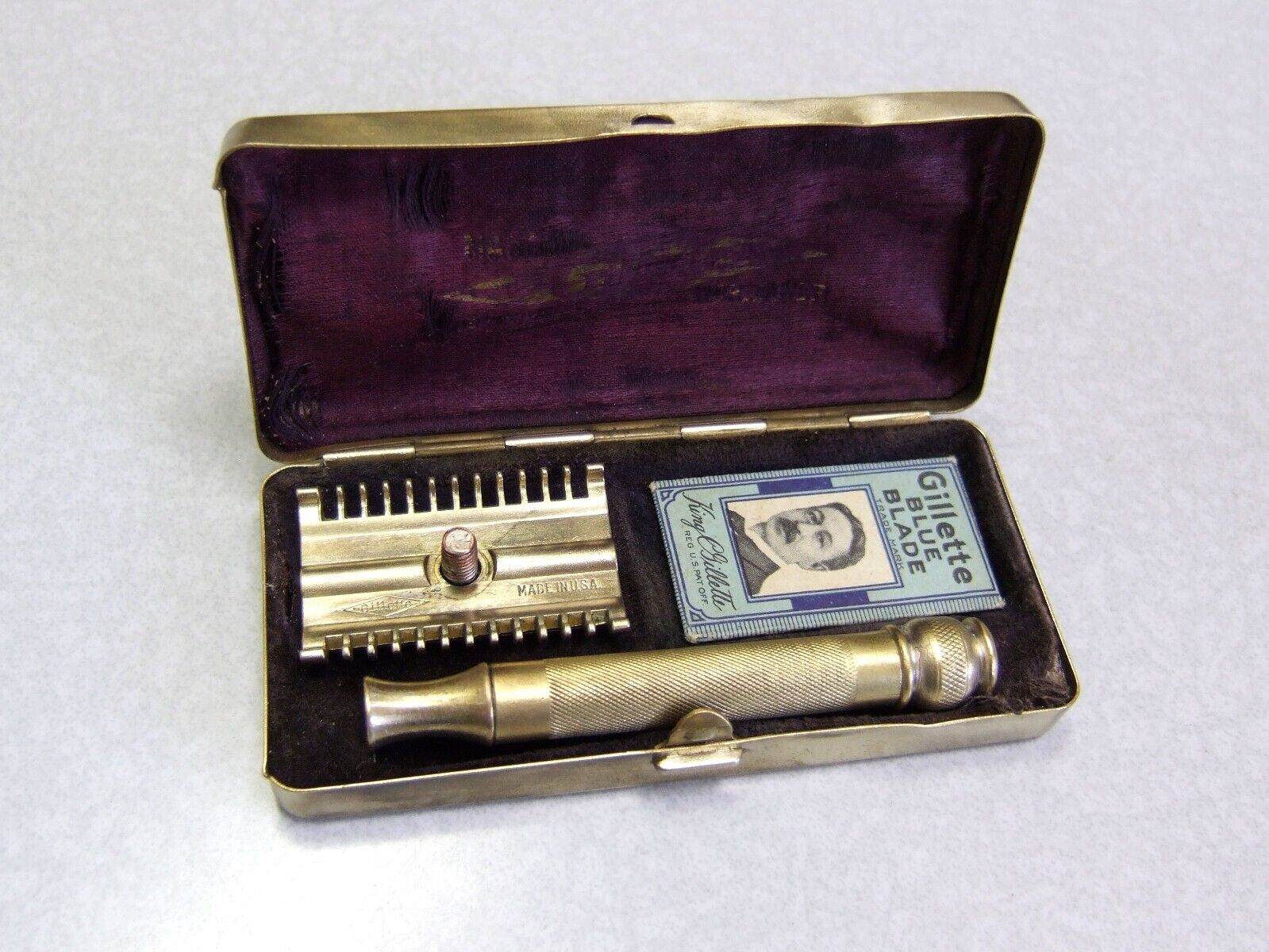 Vintage Gillette NEW BALL HANDLE Open comb Double Edge Safety Razor Set in Case