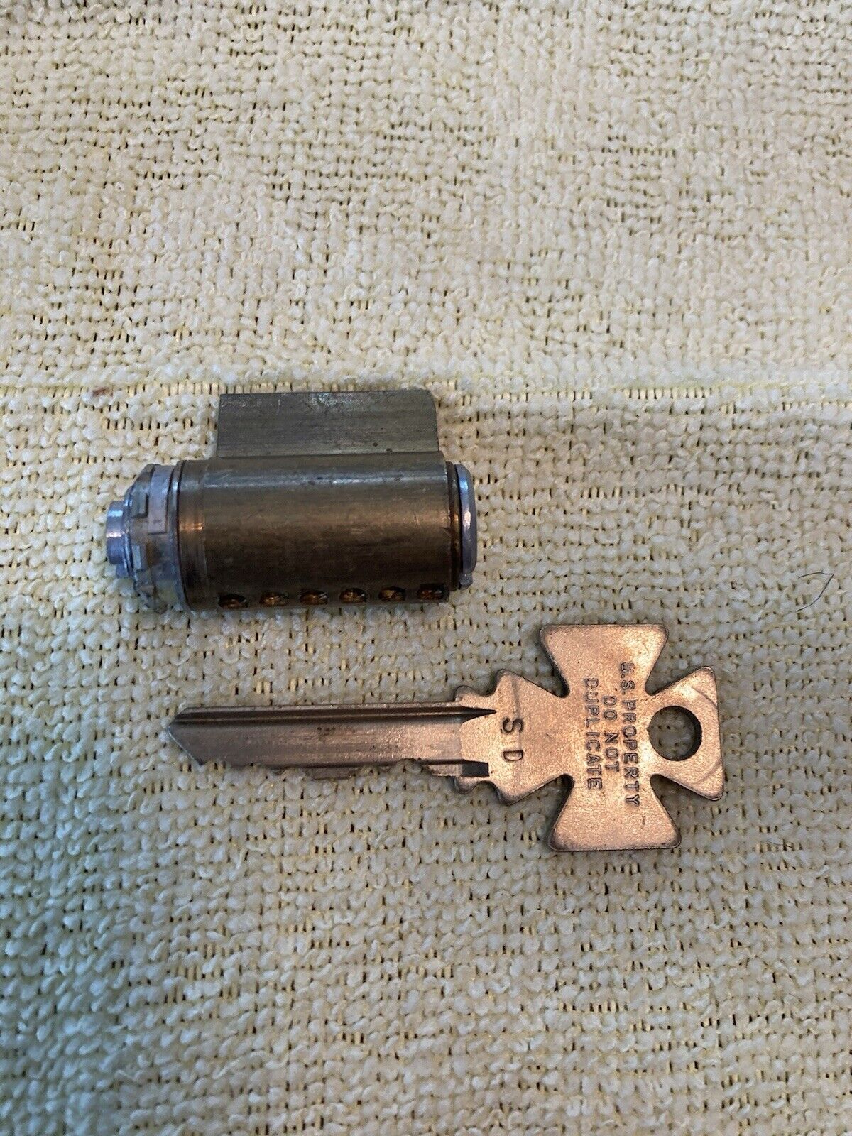 NOS ,Vintage Yale Knob Lock Cylinder, Unique Head Shape On Key
