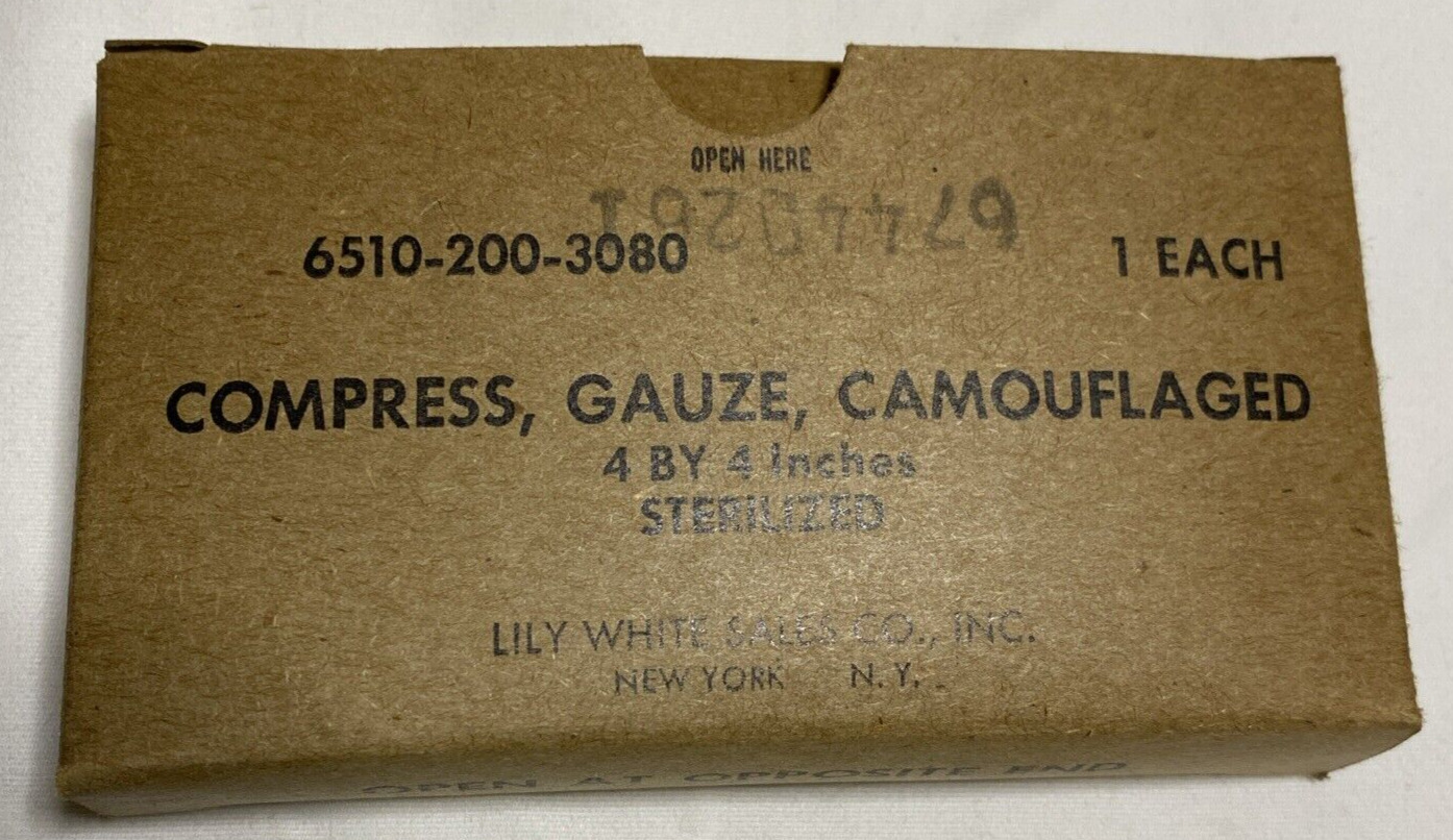 Vietnam War U.S. Army COMPRESS, GAUZE, CAMOUFLAGED 4x4 Sterilized Dyed Dressing