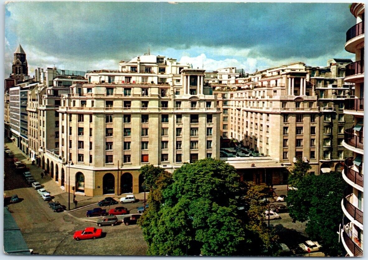 Postcard - Hotel George V - Paris, France