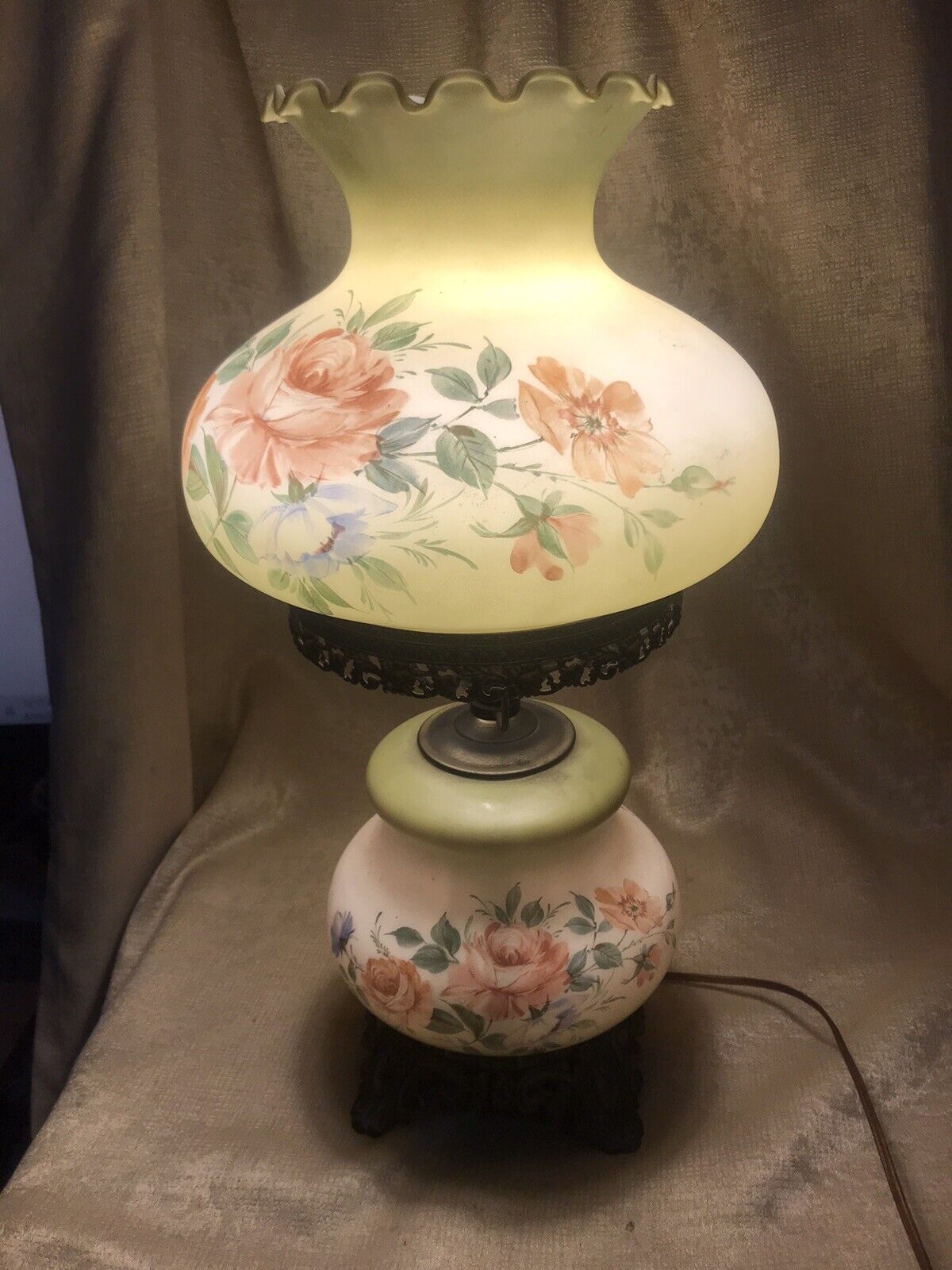 VTG Large ACCURATE CASTING CO  Floral Lamp 3 Way Roses